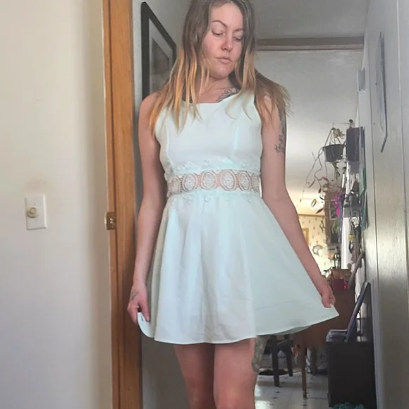 Pastel blue dress - Picture 3 of 5